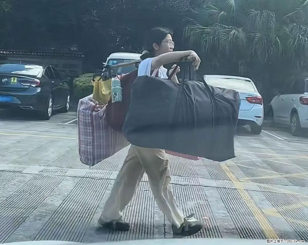 全网追的“扁担女孩”,找了一份暑假工,时薪12元 - 齐齐哈尔生活资讯 - 齐齐哈尔28生活网 qqhr.28life.com