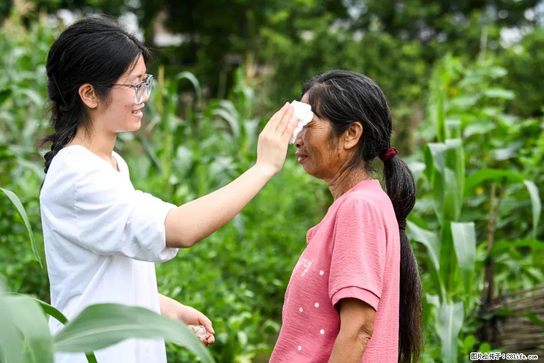 全网追的“扁担女孩”,找了一份暑假工,时薪12元 - 齐齐哈尔生活资讯 - 齐齐哈尔28生活网 qqhr.28life.com